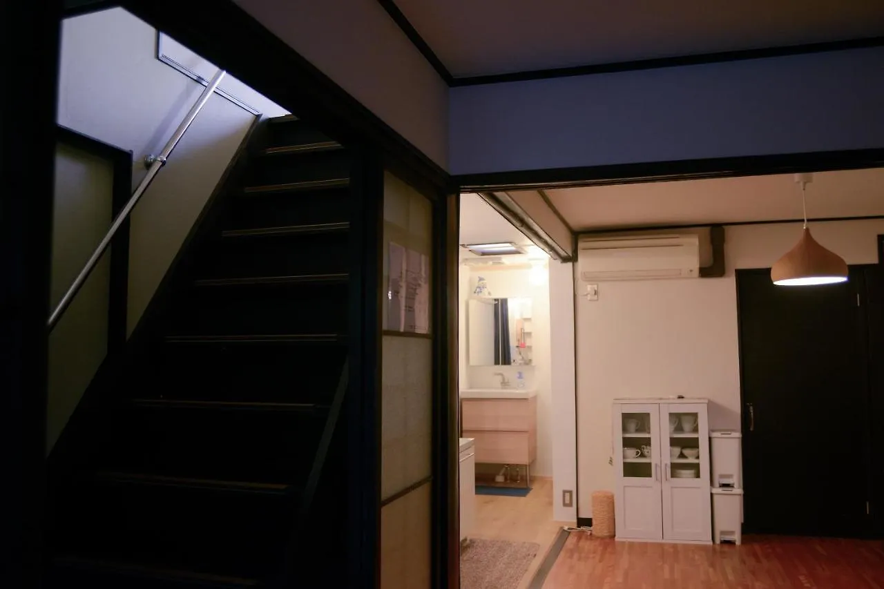 Nyaraló 邑泉町屋 Izen Machiya Villa Kiotó Japán